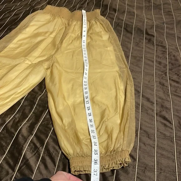 Free people movement worn once for a few hours ovr leggings also have gold - Picture 7 of 14